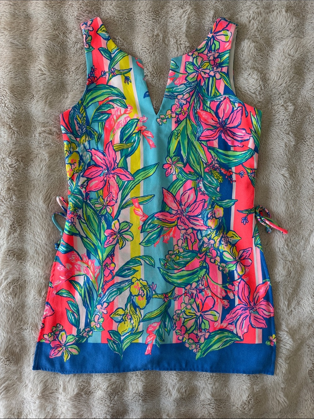 Lilly Pulitzer Neon Floral V-Neck Tunic - Pink, Blue & Green Size: 6